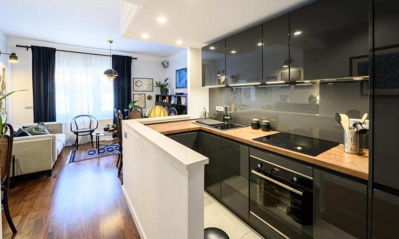 Designer Two-Bedroom Apartment Split Buitenkant foto